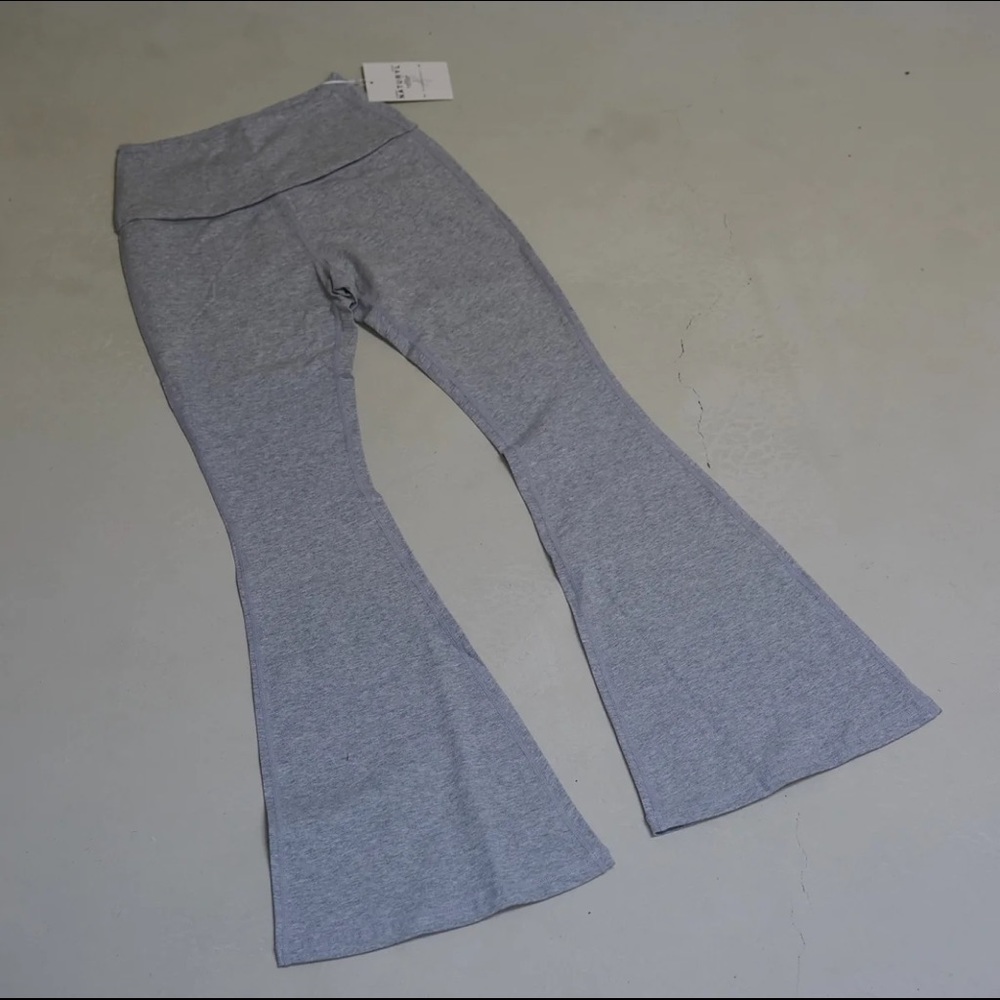 THE STRETCH SCULPT YOGA PANTS BY NATURYL BY NIYKEE